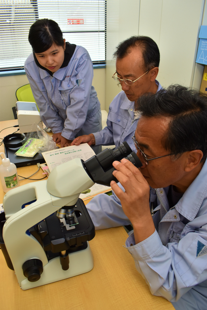 病害虫診断専用顕微鏡を導入